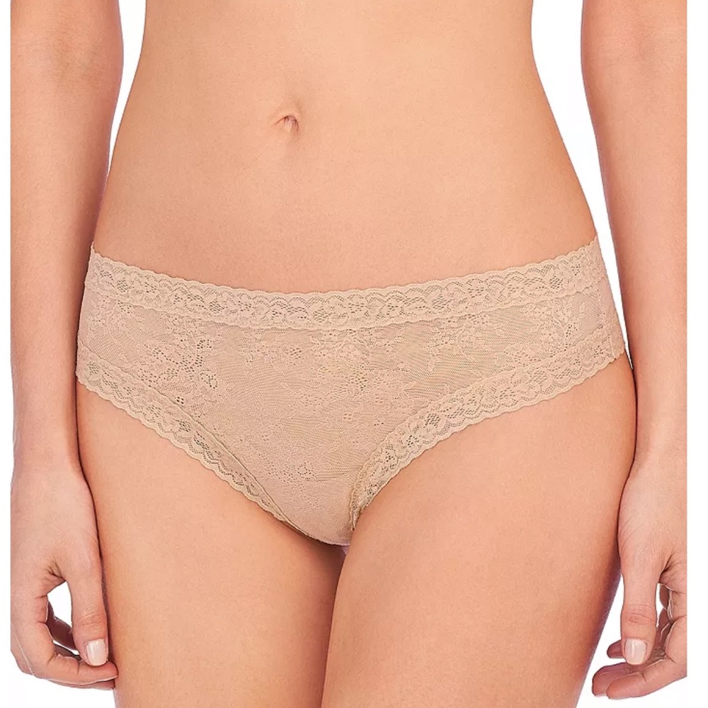 (2) NATORI Escape Lace Thong - Picture 10 of 12
